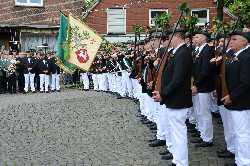 Parade vor dem Knig